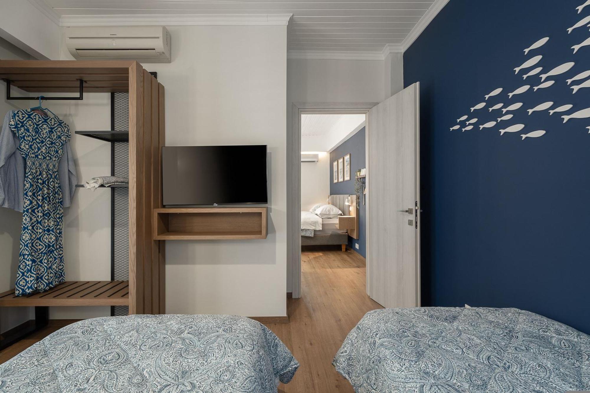 Captain'S Seafront Apartments Nidhrion Exteriör bild