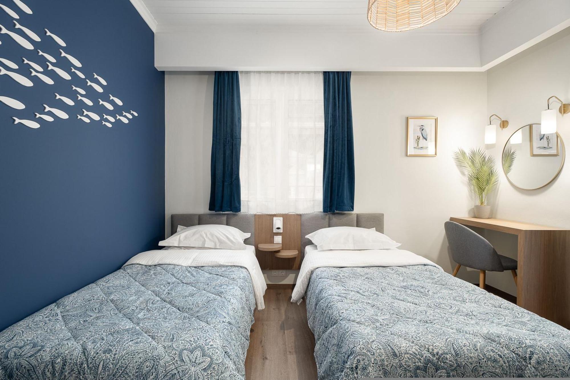 Captain'S Seafront Apartments Nidhrion Exteriör bild