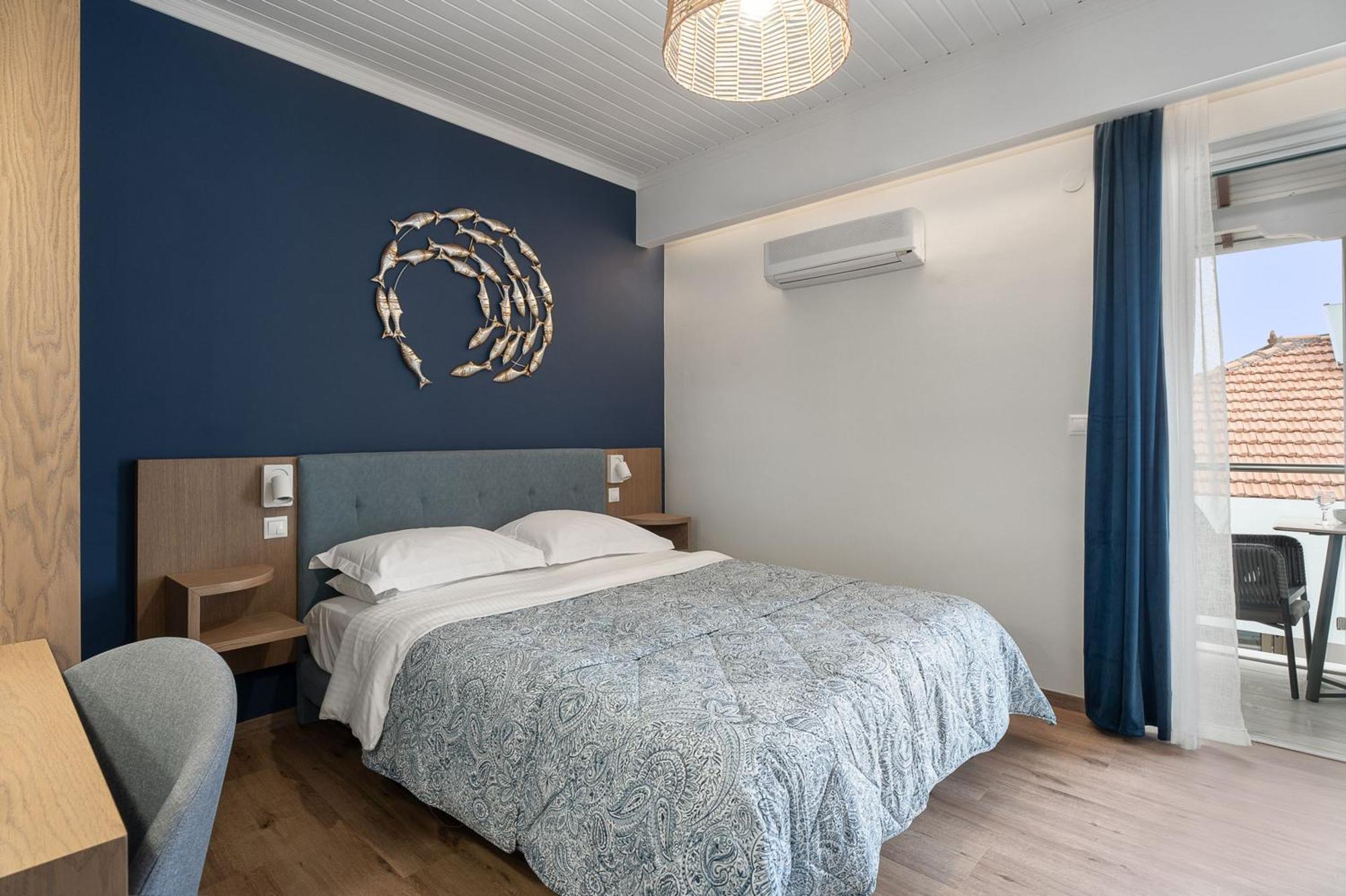 Captain'S Seafront Apartments Nidhrion Exteriör bild